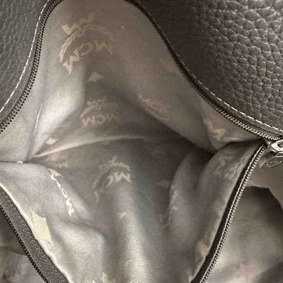 MCM DIAMOND PRINT GRAY TOTE/NYLON & LEATHER/ CLIP CLOSURE WITH MATCHING POUCH!! - Picture 14 of 16